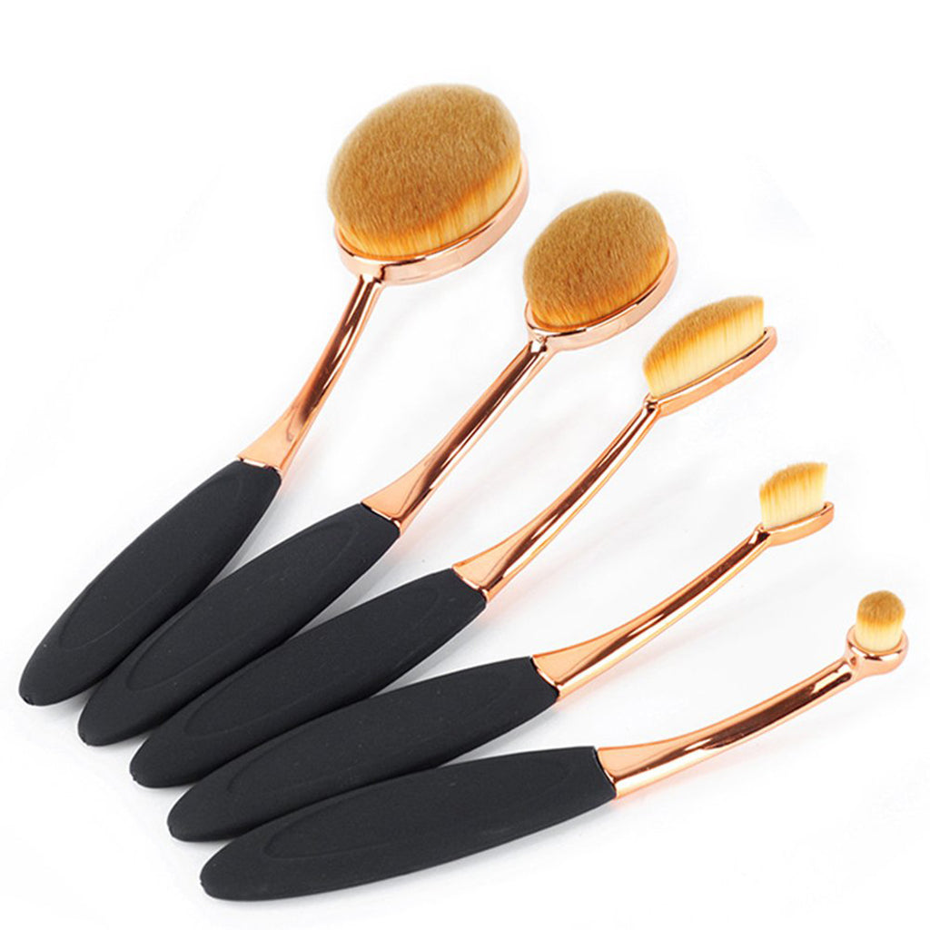 Aardlig SmoothBlend Brush set featuring oval-shaped makeup brushes with soft bristles and ergonomic handles.